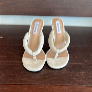 Steve Madden Cream Heeled Sandals - NEW WITHOUT TAGS
